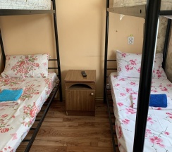 Кровать в 4-местном общем номере в Кавказ