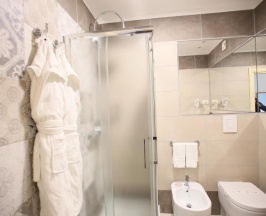 Трёхместный номер в Le Ginestre Family Wellness Hotel