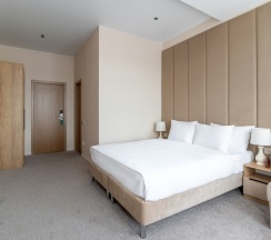 Улучшеный трехместный номер с видом на море в Kinney hotel sea view