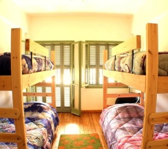 Кровать в общем номере (женский номер) с видом на город в Lima Sol House - Hostel