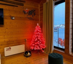 Шале с двумя спальнями "Белуха" в Cedar grass Териберка