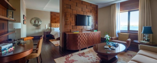 Полулюкс с видом на озеро в Rixos Borovoe