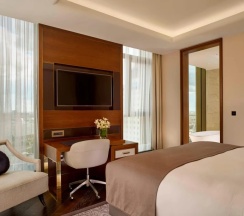 Двухместный люкс клубный Executive c 1 комнатой двуспальная кровать в The Ritz-Carlton Astana