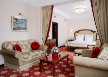 Номер Делюкс с кроватью размера "king-size" в Ring Premier Hotel