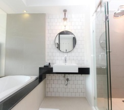 Двухместный номер Deluxe с видом на бассейн двуспальная кровать в Sugar Marina Resort - ART - Karon Beach