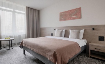 Номер стандарт с 1 двуспальной кроватью в GreenGate Hotel&SPA
