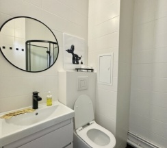 Студия Люкс с балконом для 1-3х взрослых в Nv Hotel