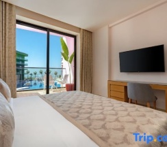 Номер Premium с красивым видом из окна в Voco Monaco Dubai