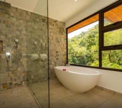 Вилла с бассейном с 4 комнатами в Valmer Resort