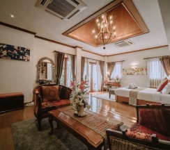 Номер Deluxe с балконом и с красивым видом из окна в Baan Huen Phen