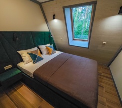 Коттедж с 2 комнатами с красивым видом из окна в Абракадабра