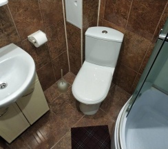 Номер стандарт семейный с 2 односпальными и 1 двуспальной кроватью в Корона