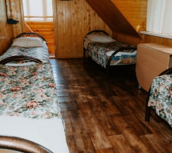 Четырёхместный номер Economy с красивым видом из окна в Звездная Долина