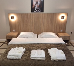 Премиум Люкс с кроватями TWIN/DBL и большой террасой с видом на горы в Цитрус