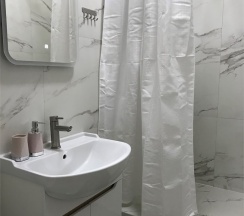 Отдельный номер с двуспальной кроватью в Maziiz hotel на Советском