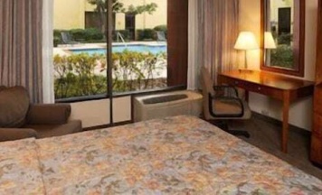Номер Standard в Sterling Hotel Dallas