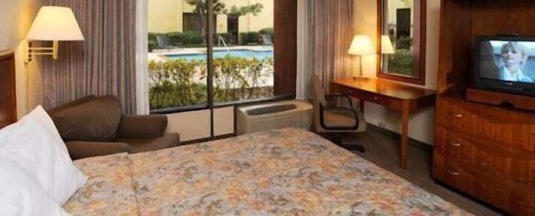 Номер Standard в Sterling Hotel Dallas