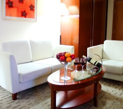 Двухместный люкс с балконом двуспальная кровать в Park Hotel Bishkek
