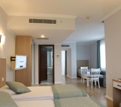 Трёхместная студия люкс с балконом в Antalya Adonis Hotel