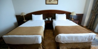 Бахтим: Отель Triumph Plaza Hotel