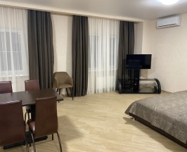 Делюкс в Афина