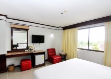 Номер Standard с балконом в Hat Yai Rama Hotel