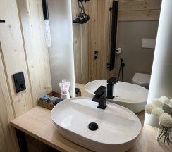 Семейный номер Superior с 2 комнатами в Live Glamp