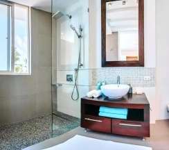 Апартаменты в Incredible 4BR Beachfront Penthouse with Ocean View