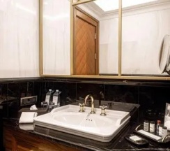 Двухместный клубный люкс Executive с видом на горы двуспальная кровать в Sheraton