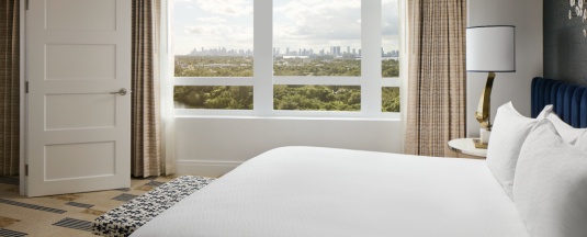 Двухместный люкс Executive c 1 комнатой с балконом (двуспальная кровать) в Fontainebleau Miami Beach