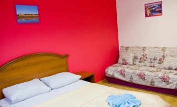 Двухместный номер с 1 кроватью и общей ванной комнатой в Альянс