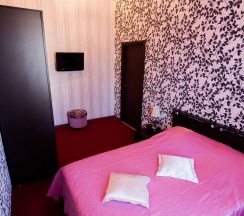 Двухкомнатный семейный №6 (1 Bedroom Deluxe Family Suite) в Виктория