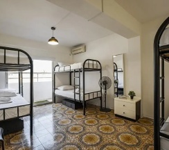 Кровать в общем номере в White Hostel