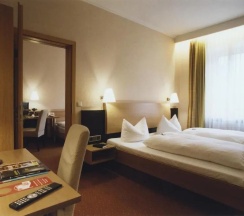 Семейный Со смежной дверью номер Standard в Hotel Jedermann