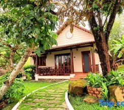 Семейное бунгало с видом на сад в Hong Bin Bungalow Resort