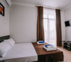 Люкс с 2 спальнями (первая комната проходная) в Космос