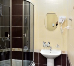 №8. Трехместный номер с дополнительным спальным местом и видом на горы в Прибой