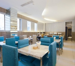 Номер Standard в A&EM - The Petit Hotel