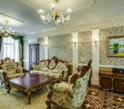 Коттедж с 3 комнатами с балконом и с видом на парк в Dipservice hall