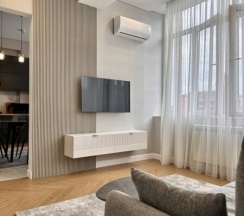 Двухкомнатная квартира с дизайнерским ремонтом в Как дома 05