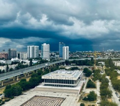 Номер категории «Люкс» с большой кроватью (King size) в Hilton Garden Inn Volgograd