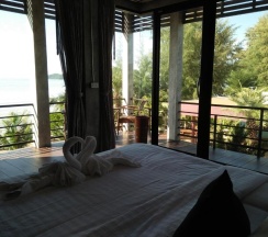 Двухместный номер Standard с видом на море двуспальная кровать в Windy Sea View Resort