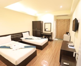 Двухместный номер Standard с балконом 2 отдельные кровати в Tharakiree Place Hotel