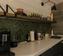 Четырёхместный коттедж с балконом в Дом в заповеднике