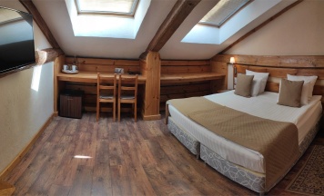 Улучшенный двухместный номер (Мансарда) в Маросейка 2/15