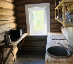 Коттедж с 2 комнатами с красивым видом из окна в Ригола