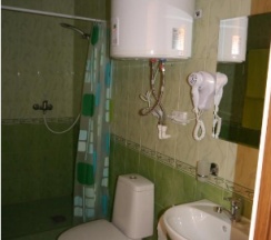 Номер стандарт с 1 двуспальной кроватью в 858 км