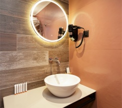 Улучшенный двухместный номер с 1 кроватью в Country Hills Resort