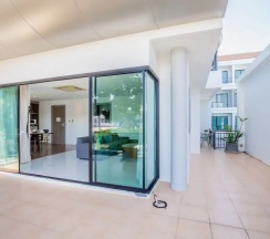 Семейный люкс в The Pago Design Hotel Phuket