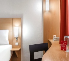 Двухместный номер Standard с видом на город 2 отдельные кровати в Отель Ibis Астана